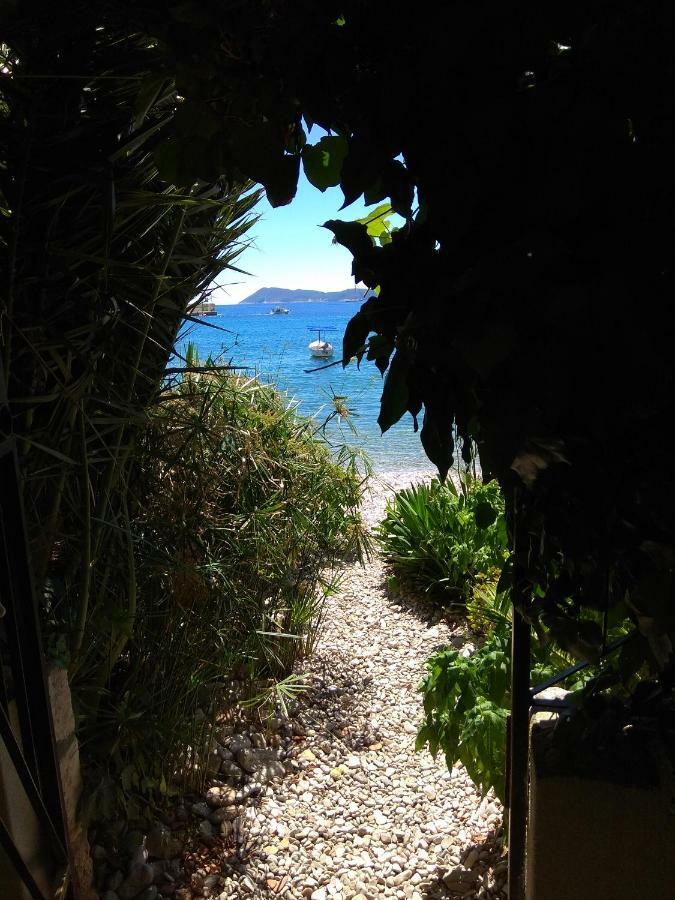 Beach House Gusla Komiža 外观 照片